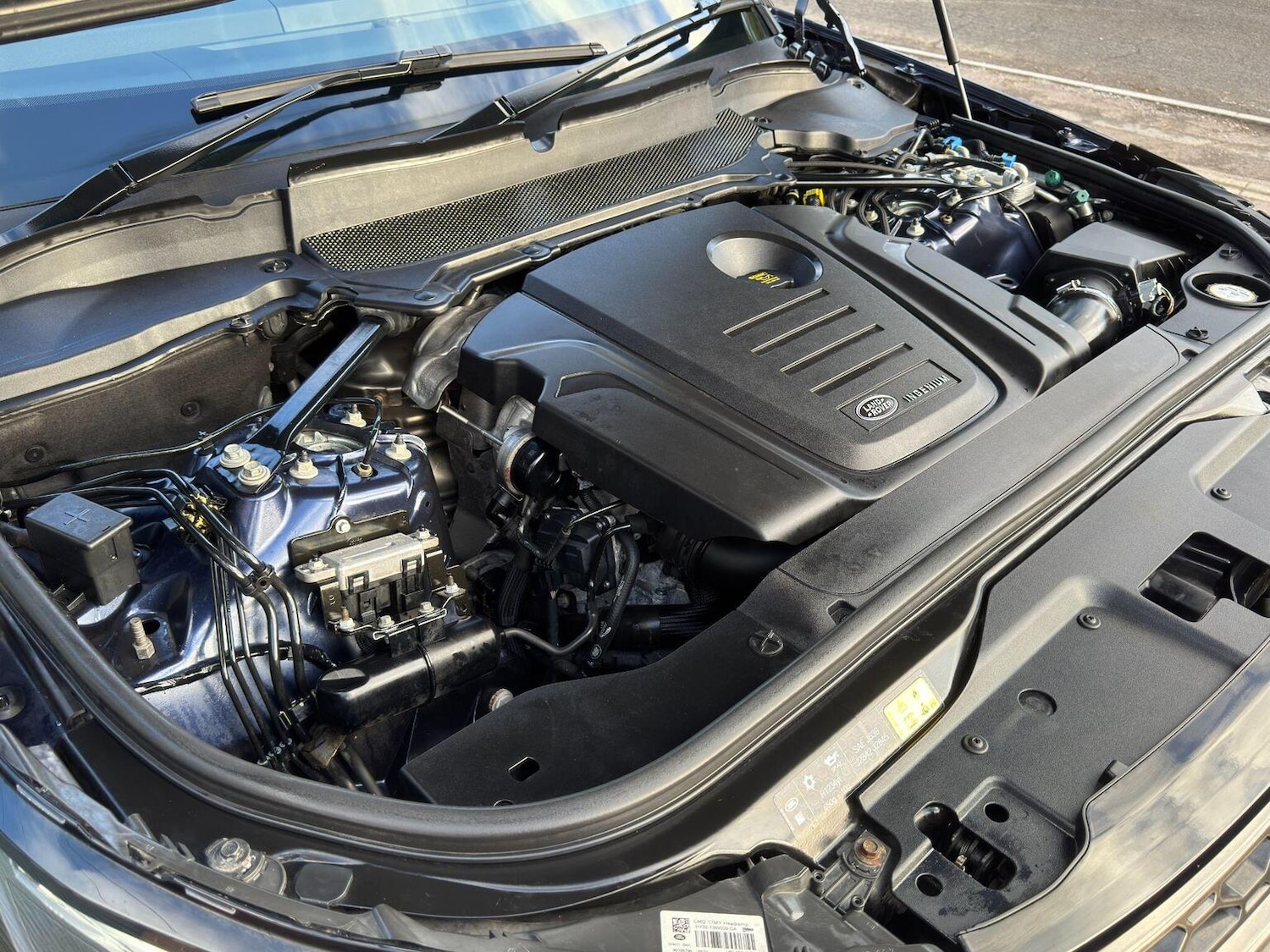 Used Land Rover Discovery 2017 for sale - 76858908: Photo 62