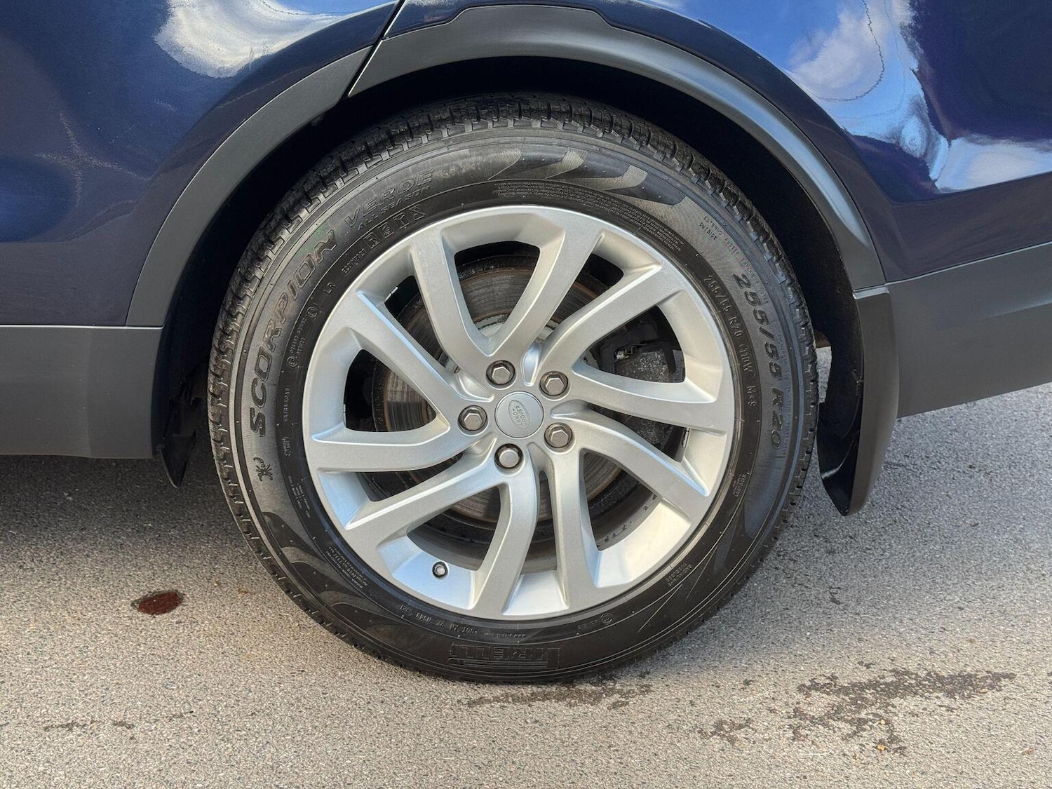 Used Land Rover Discovery 2017 for sale - 76858908: Photo 8