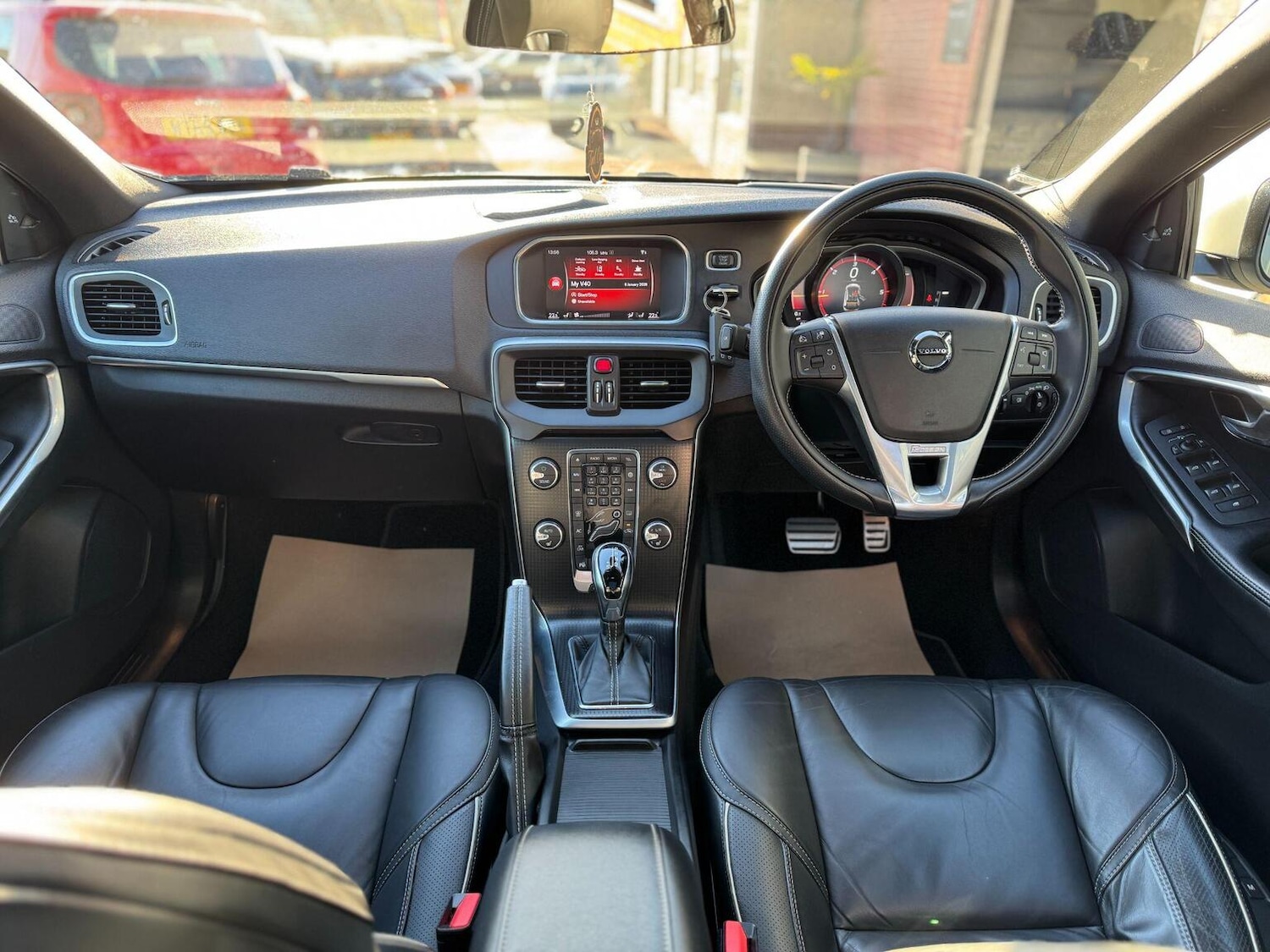 Used Volvo V40 2018 for sale - 77118611: Photo 15