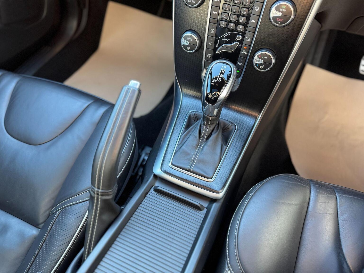 Used Volvo V40 2018 for sale - 77118611: Photo 17