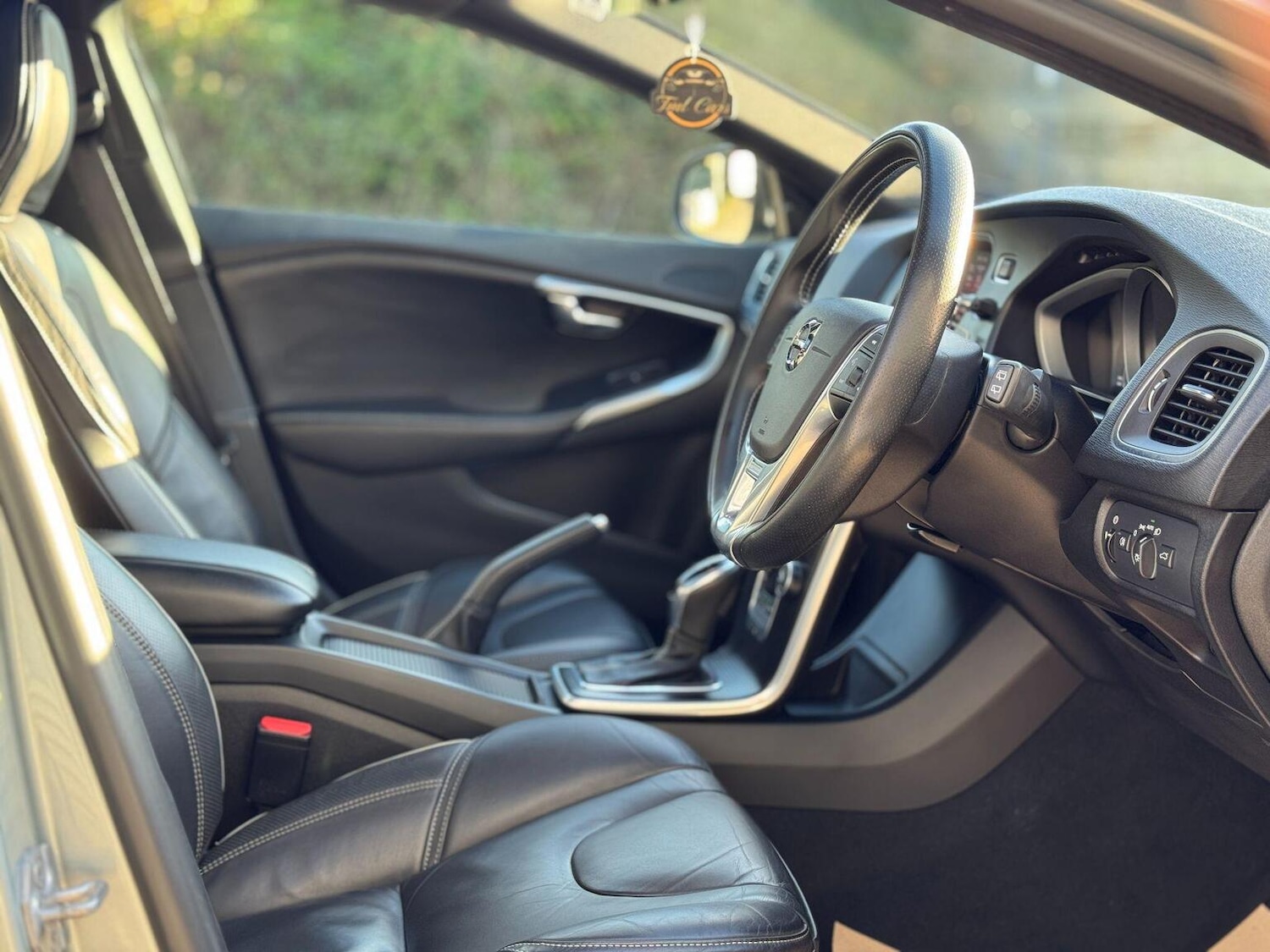 Used Volvo V40 2018 for sale - 77118611: Photo 18