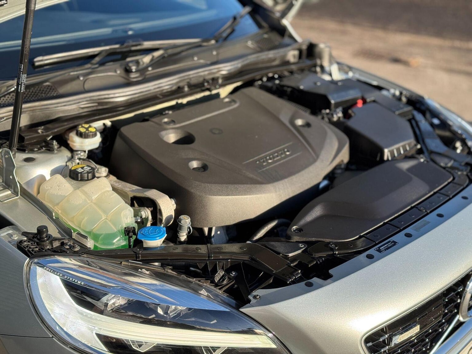 Used Volvo V40 2018 for sale - 77118611: Photo 28