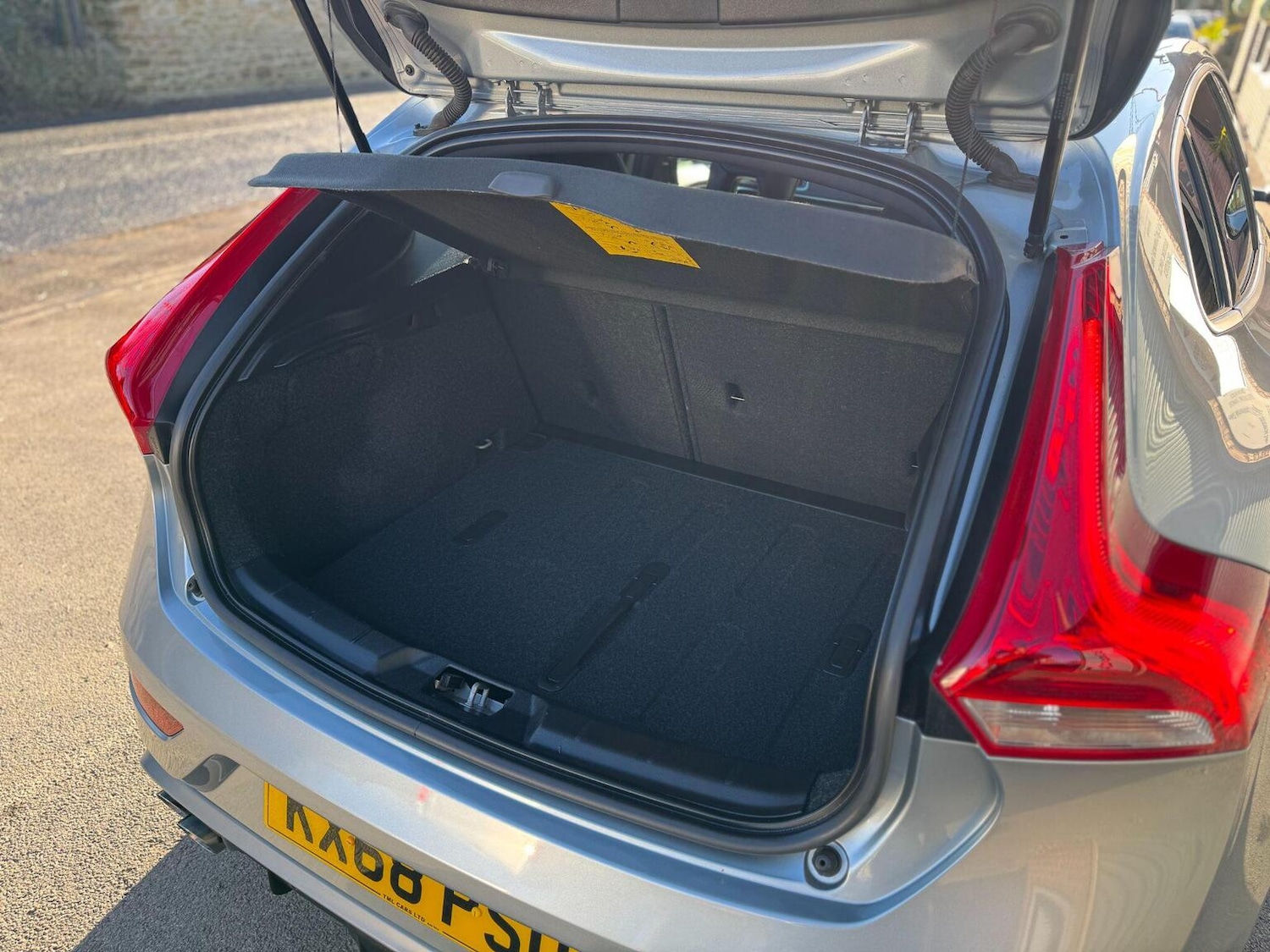 Used Volvo V40 2018 for sale - 77118611: Photo 49