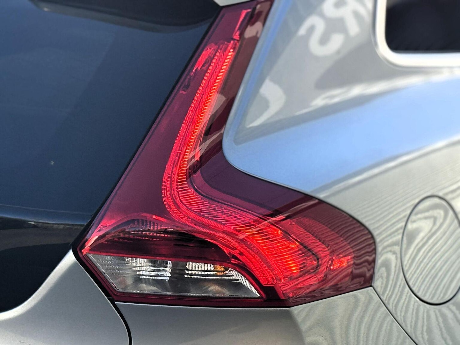 Used Volvo V40 2018 for sale - 77118611: Photo 57