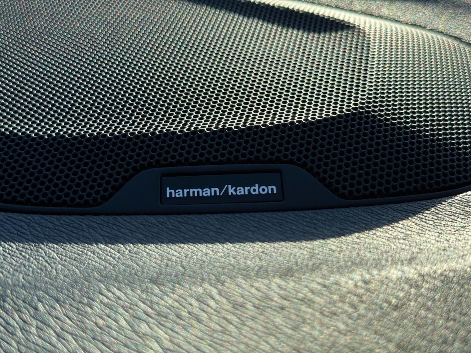 Used Volvo V40 2018 for sale - 77118611: Photo 61