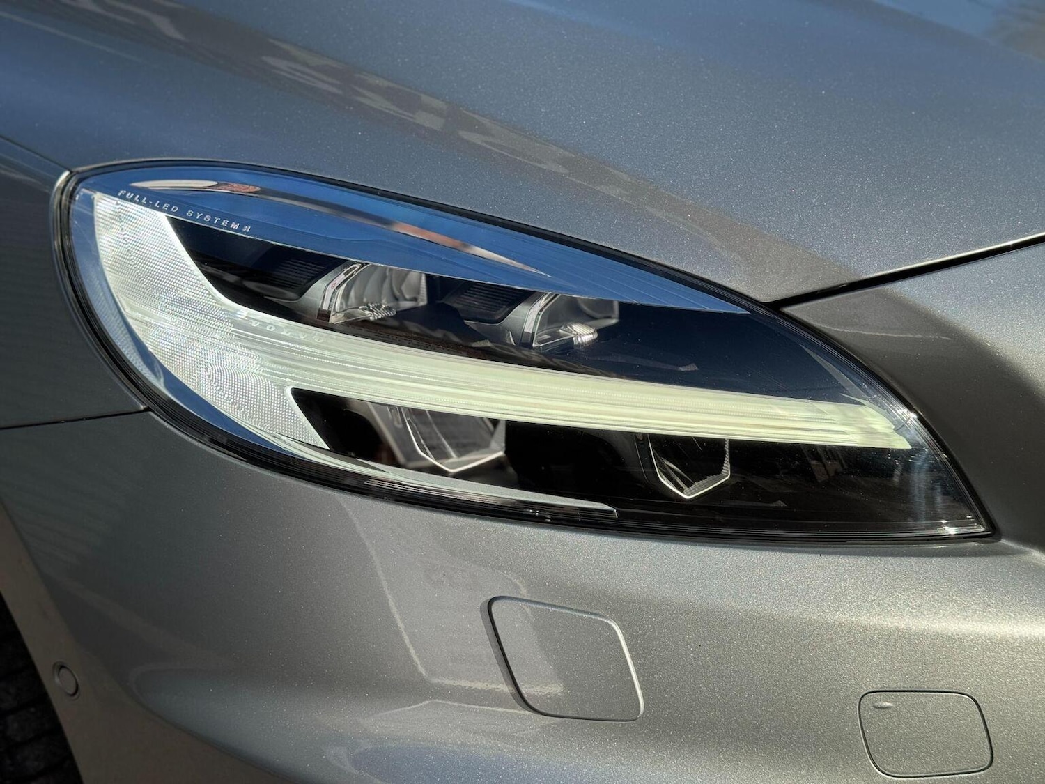 Used Volvo V40 2018 for sale - 77118611: Photo 65