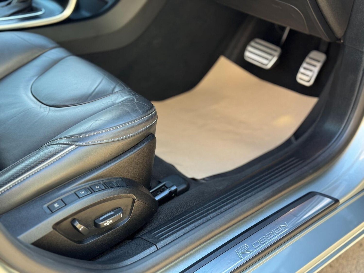 Used Volvo V40 2018 for sale - 77118611: Photo 71