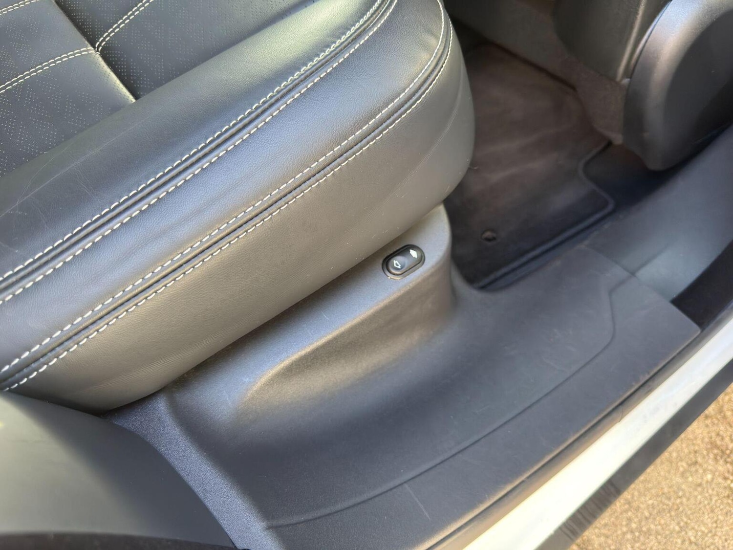 Used Land Rover Range Rover Velar 2018 for sale - 77632470: Photo 12