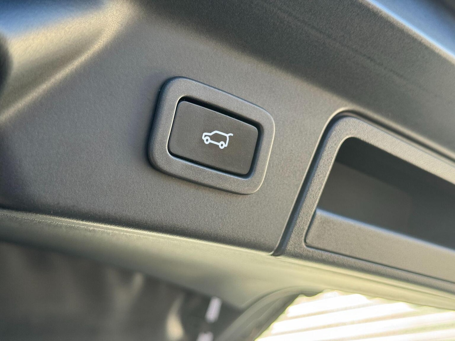 Used Land Rover Range Rover Velar 2018 for sale - 77632470: Photo 19