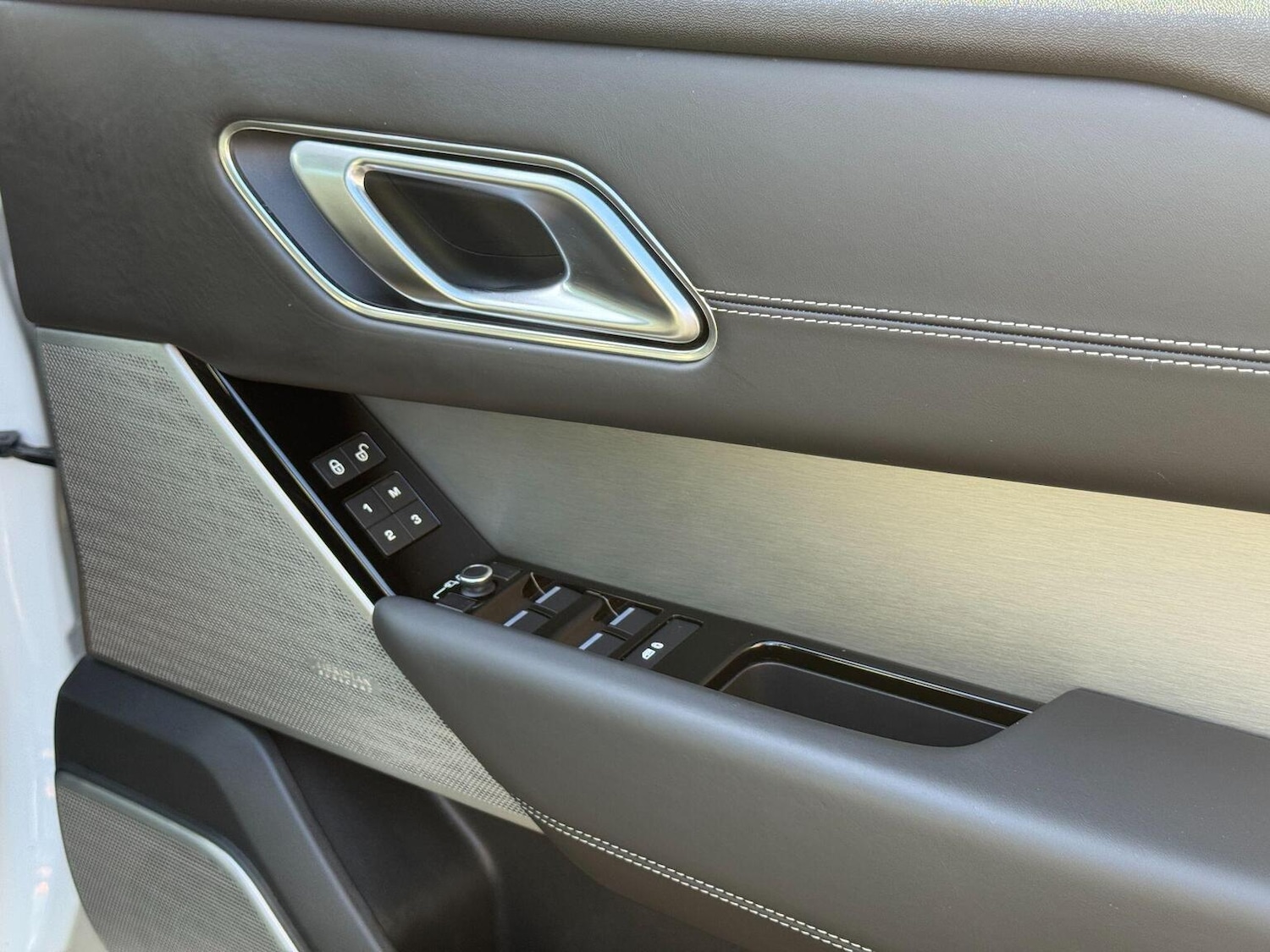 Used Land Rover Range Rover Velar 2018 for sale - 77632470: Photo 21