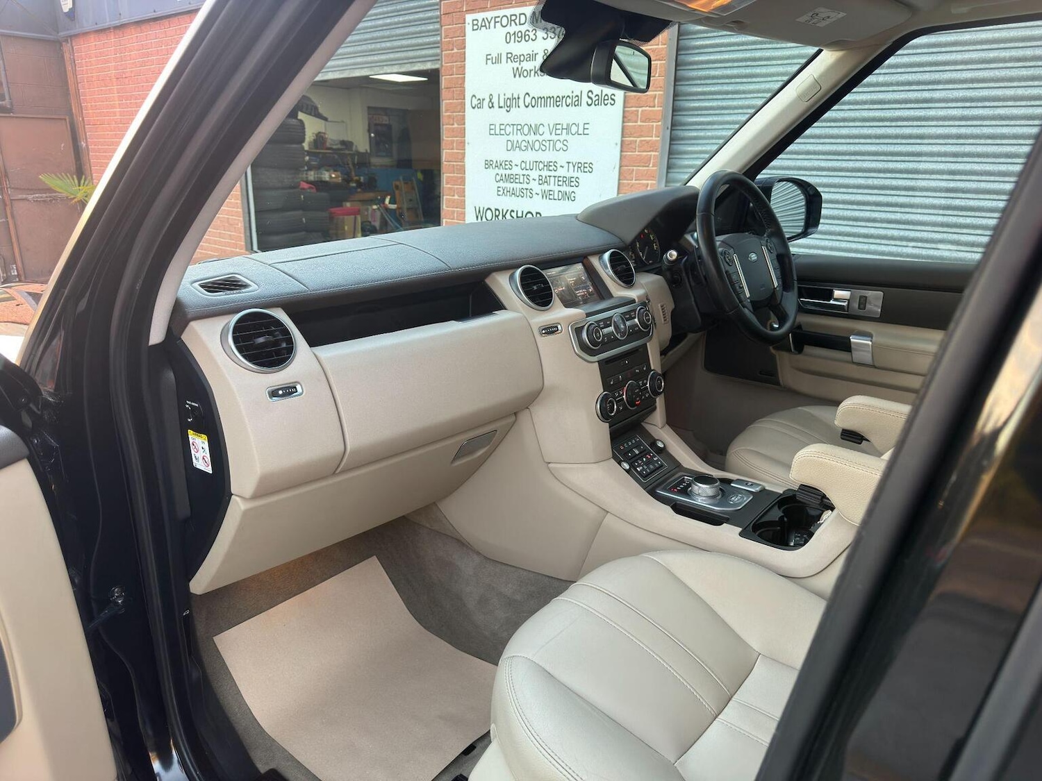 Used Land Rover Discovery 4 2015 for sale - 76631545: Photo 13