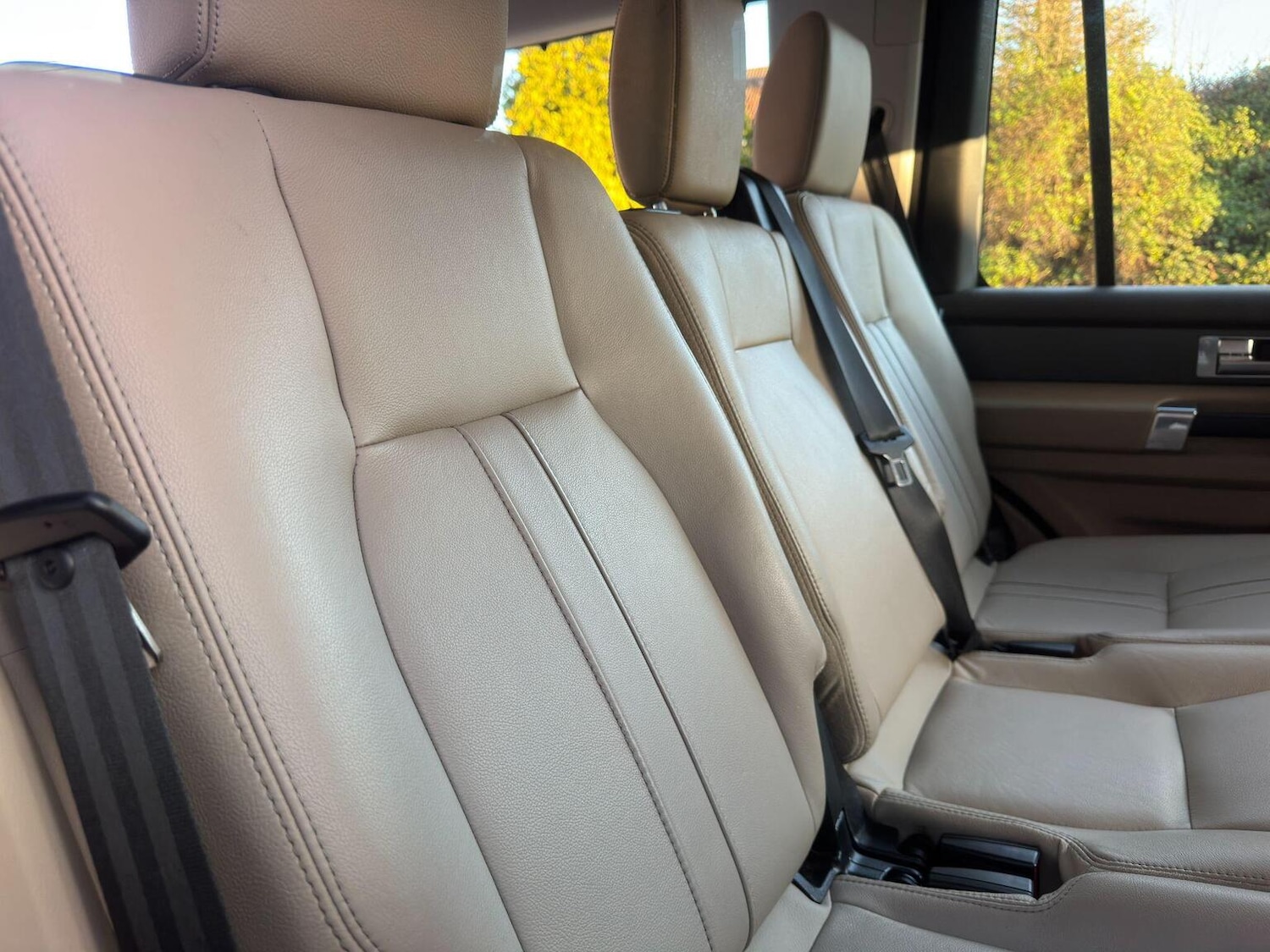 Used Land Rover Discovery 4 2015 for sale - 76631545: Photo 15