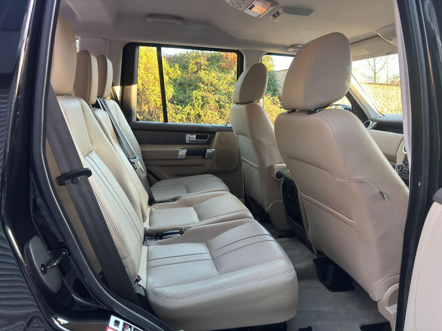 Used Land Rover Discovery 4 2015 for sale - 76631545: Photo 16