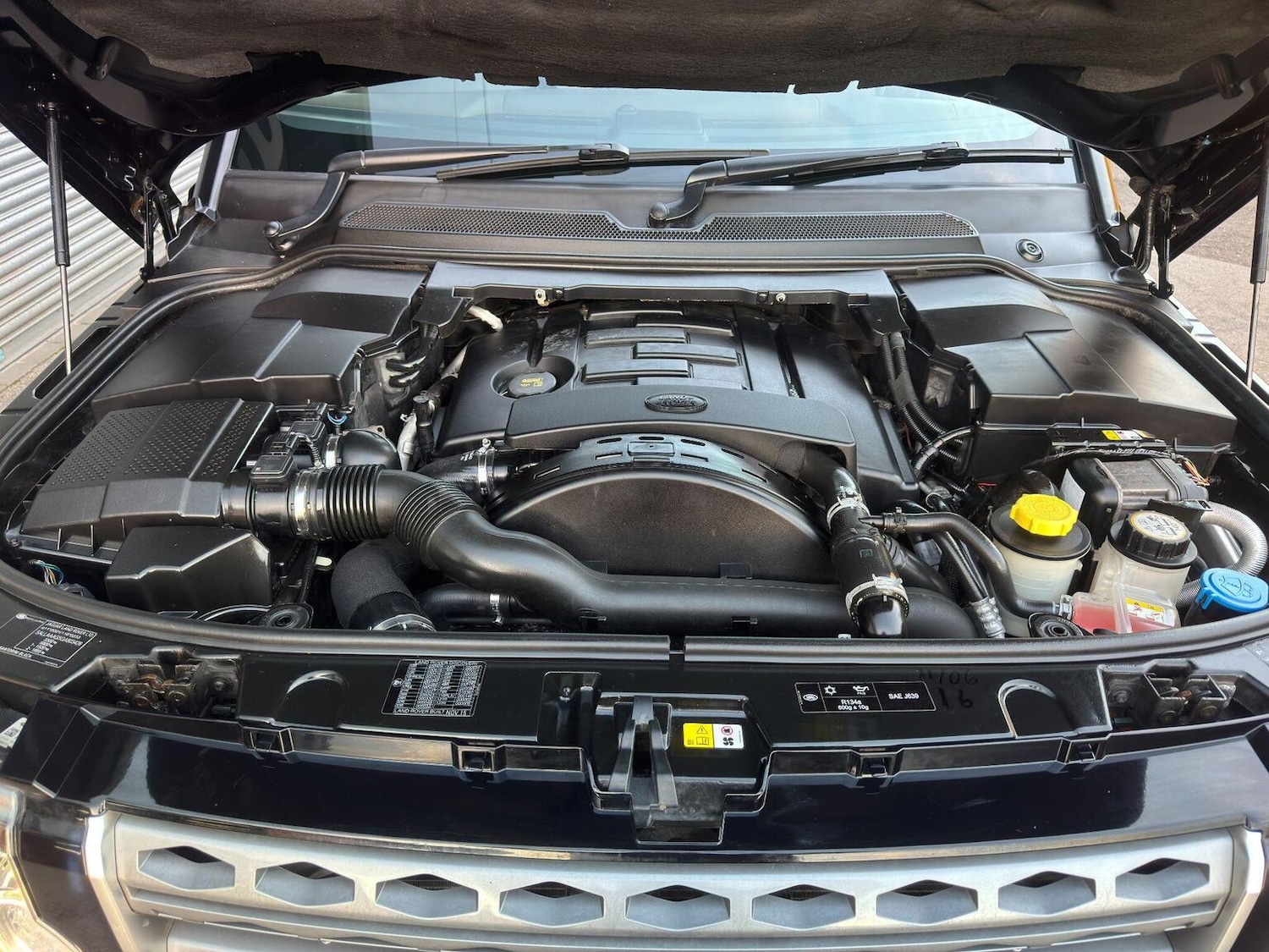 Used Land Rover Discovery 4 2015 for sale - 76631545: Photo 24