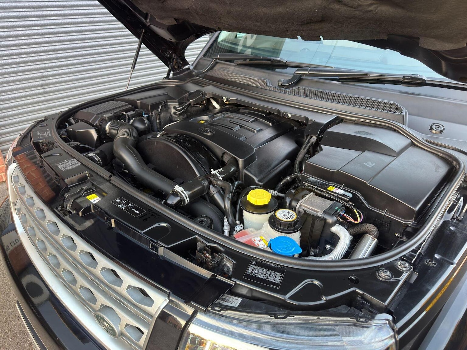 Used Land Rover Discovery 4 2015 for sale - 76631545: Photo 25