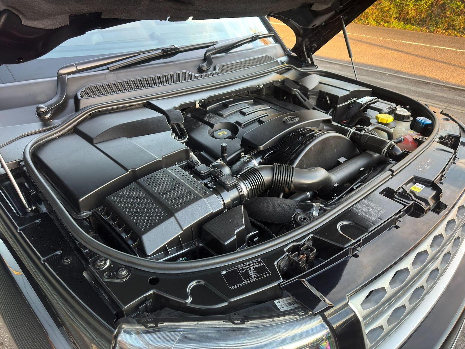 Used Land Rover Discovery 4 2015 for sale - 76631545: Photo 26