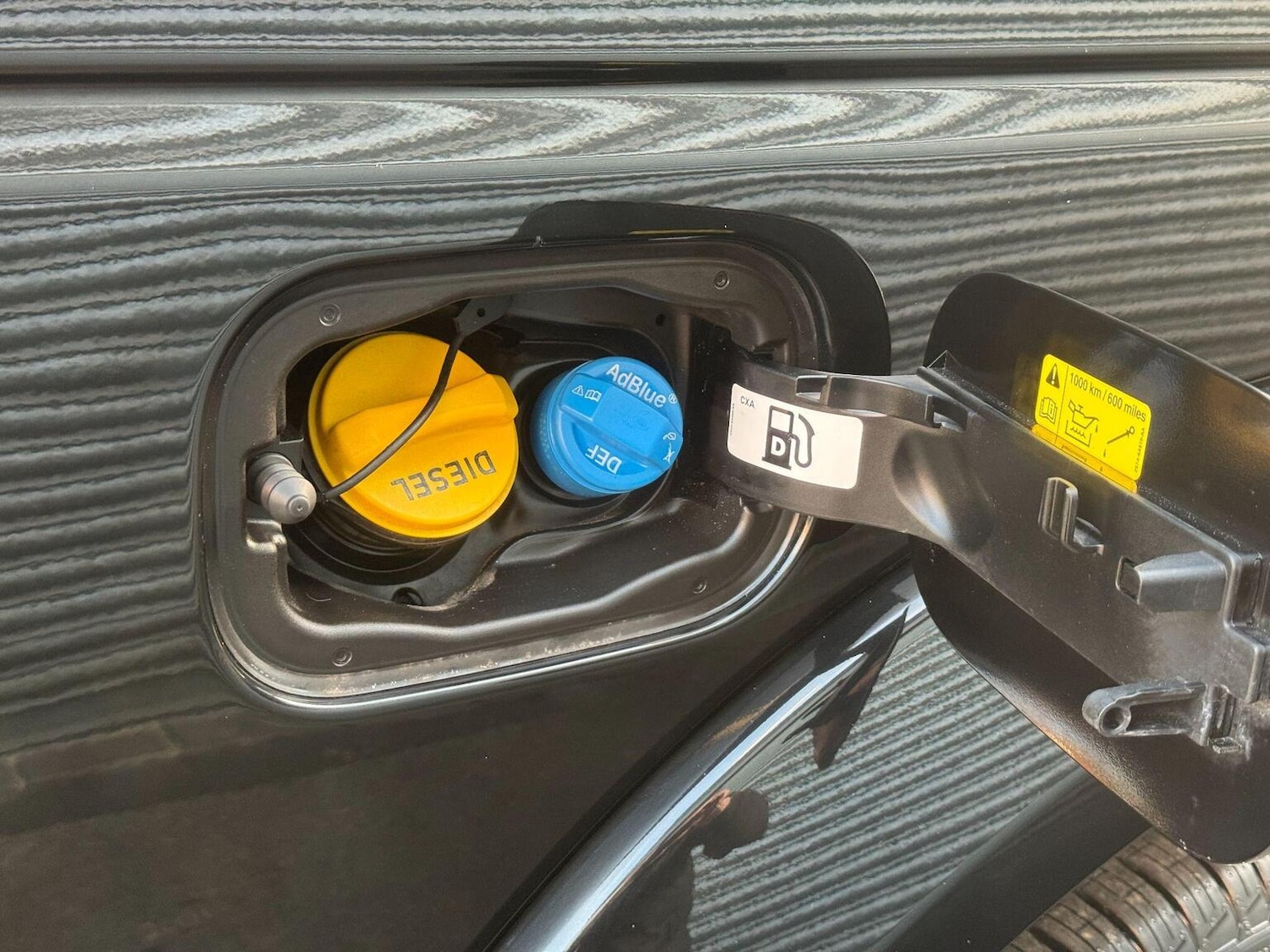 Used Land Rover Discovery 4 2015 for sale - 76631545: Photo 27