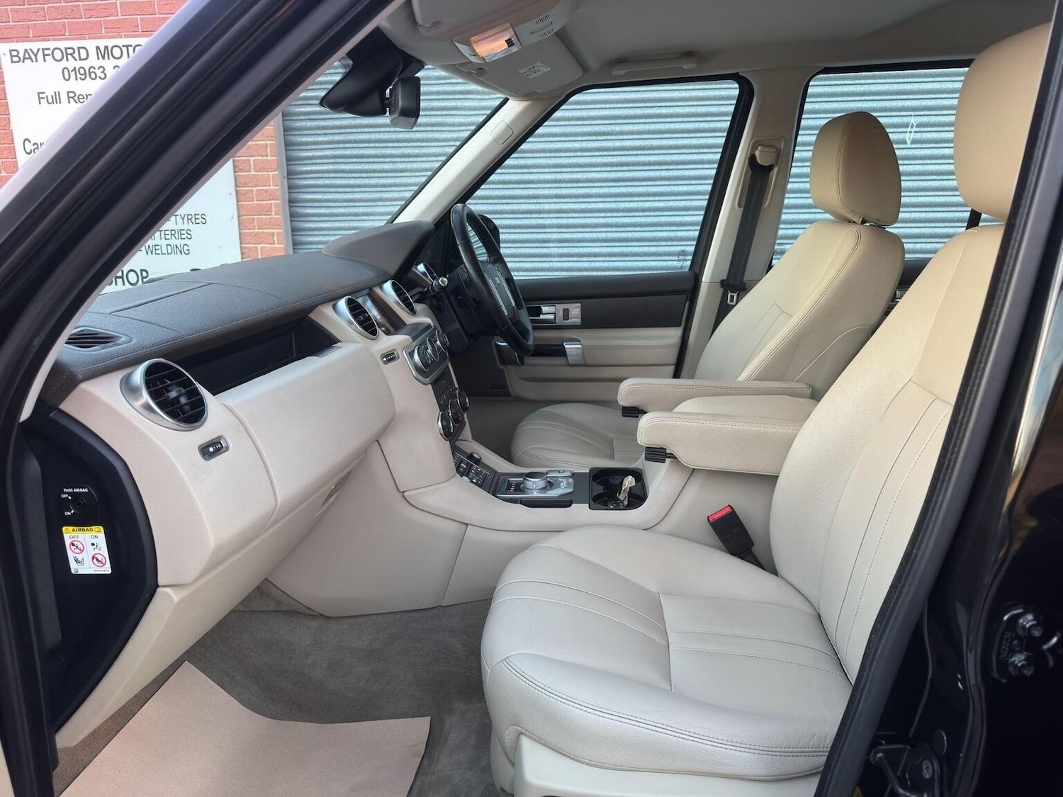 Used Land Rover Discovery 4 2015 for sale - 76631545: Photo 49