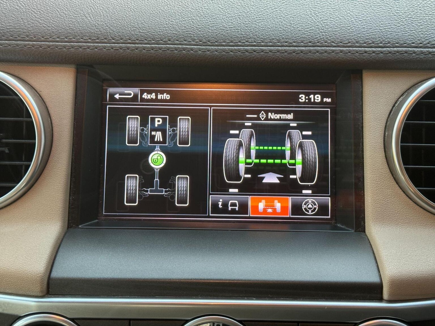 Used Land Rover Discovery 4 2015 for sale - 76631545: Photo 69