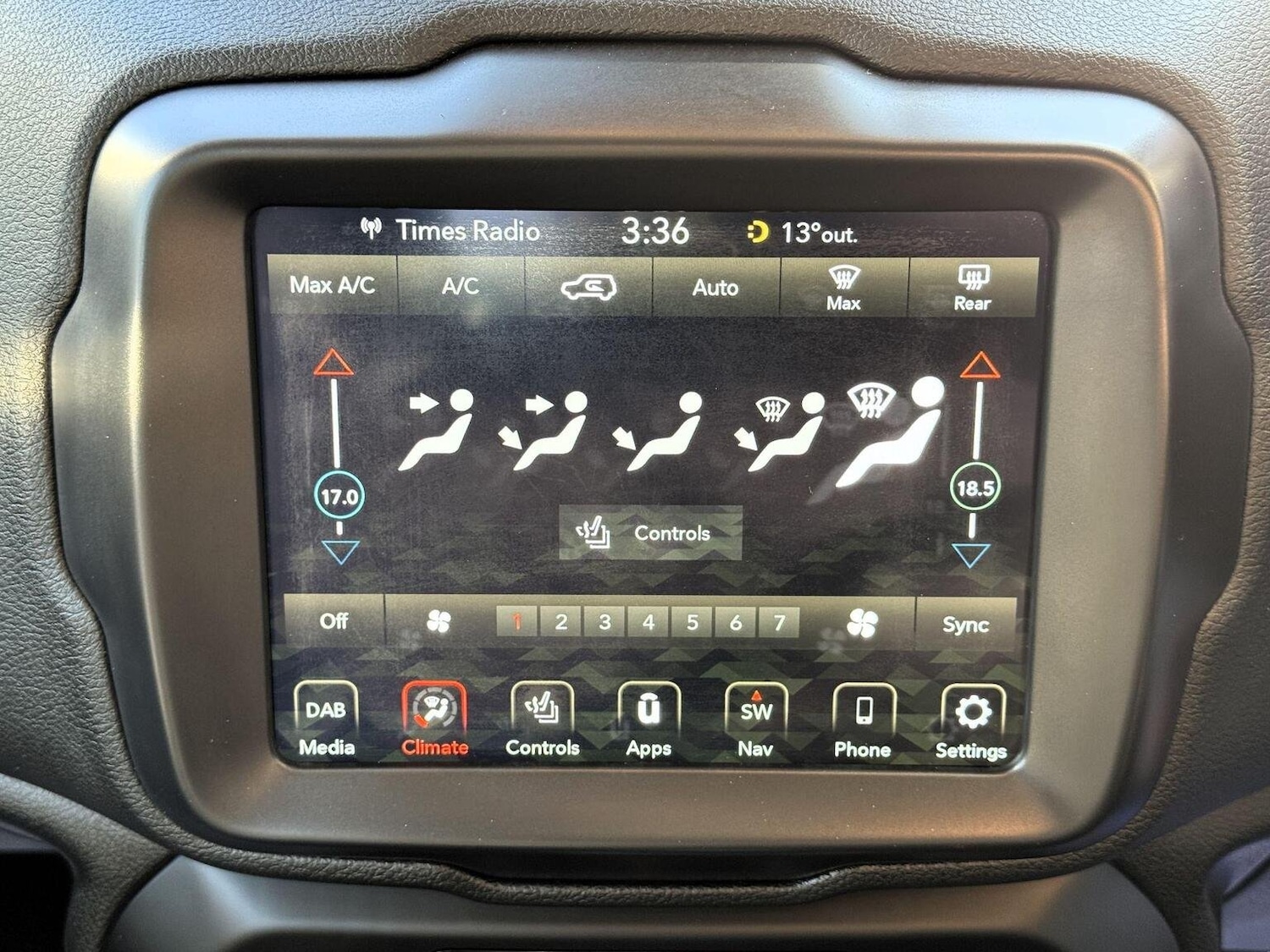 Used Jeep Renegade 2020 for sale - 76397038: Photo 38