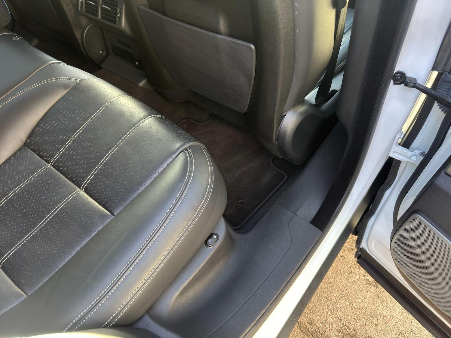 Used Land Rover Range Rover Velar 2018 for sale - 76968569: Photo 15