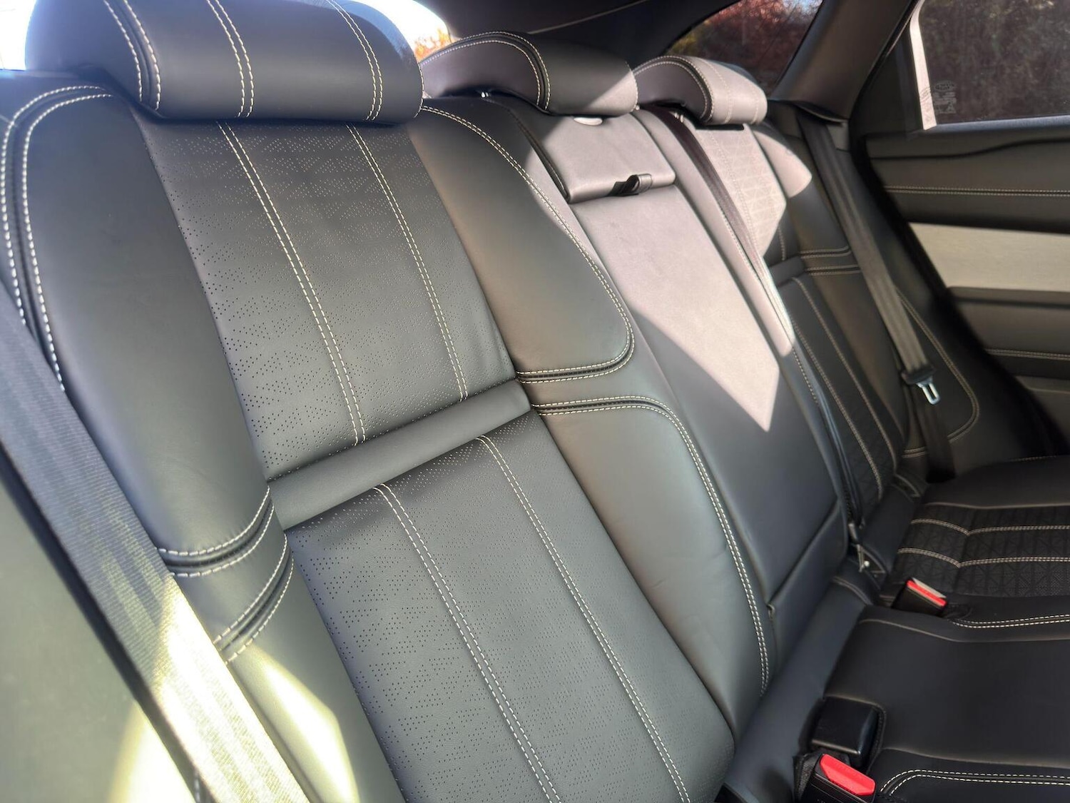 Used Land Rover Range Rover Velar 2018 for sale - 76968569: Photo 16