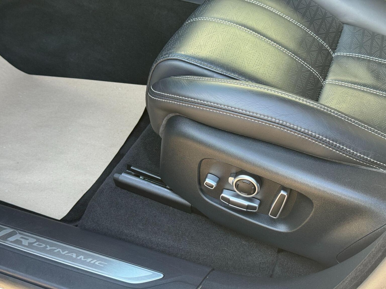 Used Land Rover Range Rover Velar 2018 for sale - 76968569: Photo 19