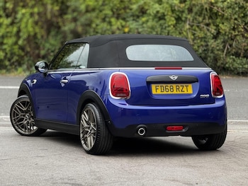 Used MINI Convertible 2018 for sale - 76793824: Photo