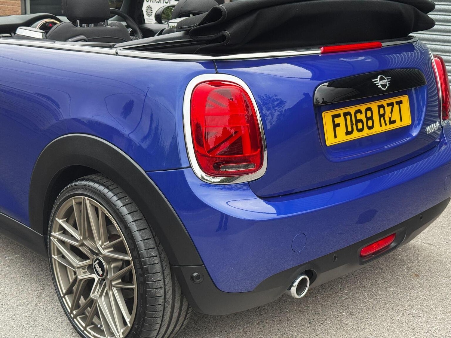 Used MINI Convertible 2018 for sale - 76793824: Photo 7
