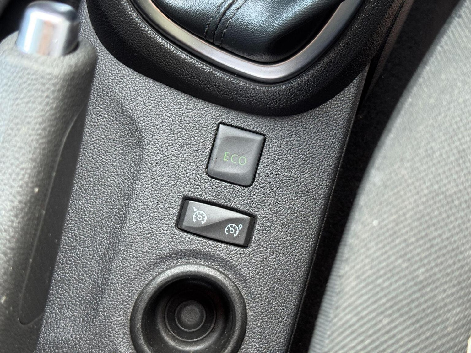 Used Renault Captur 2020 for sale - 76576920: Photo 24