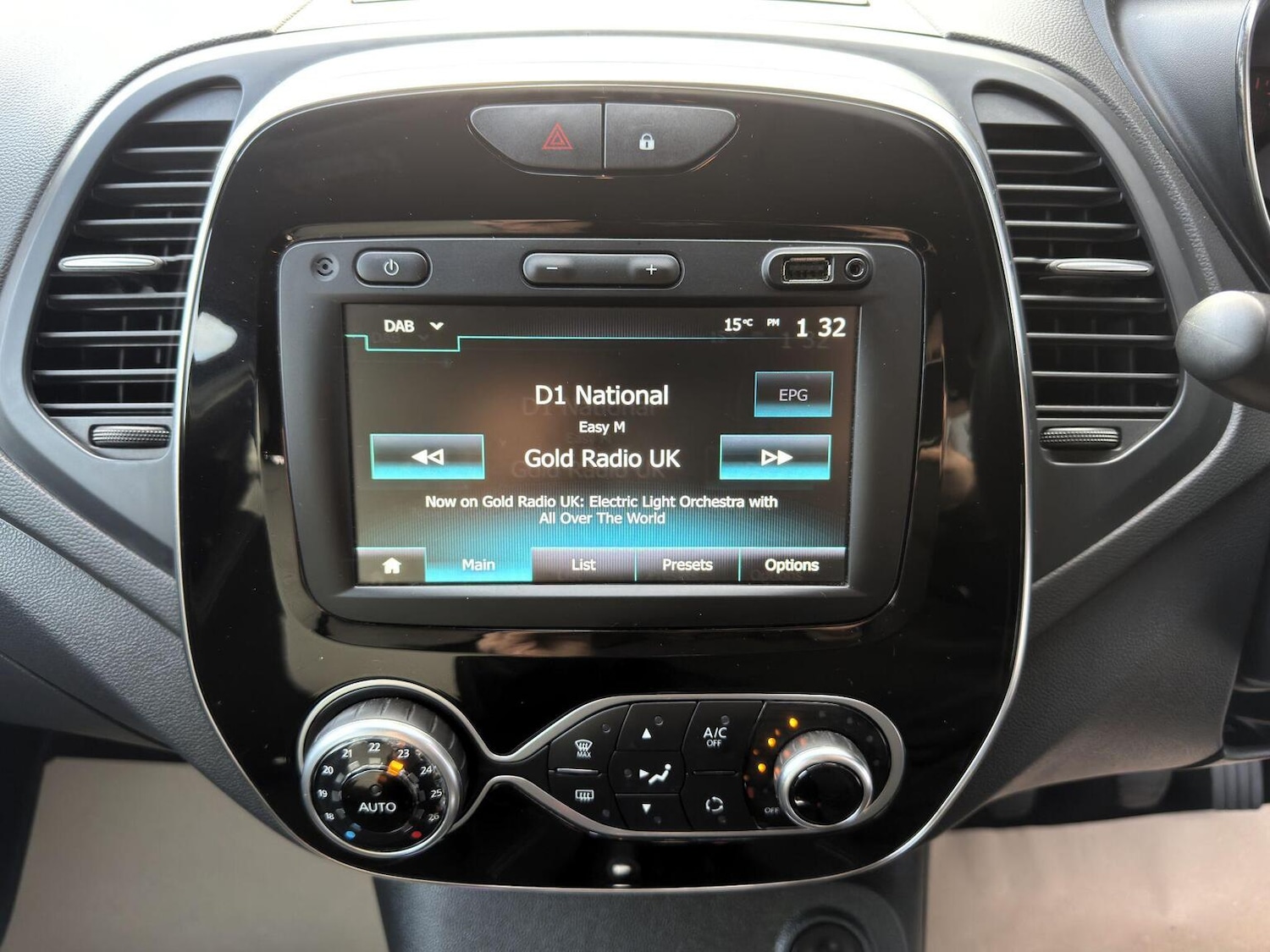 Used Renault Captur 2020 for sale - 76576920: Photo 35