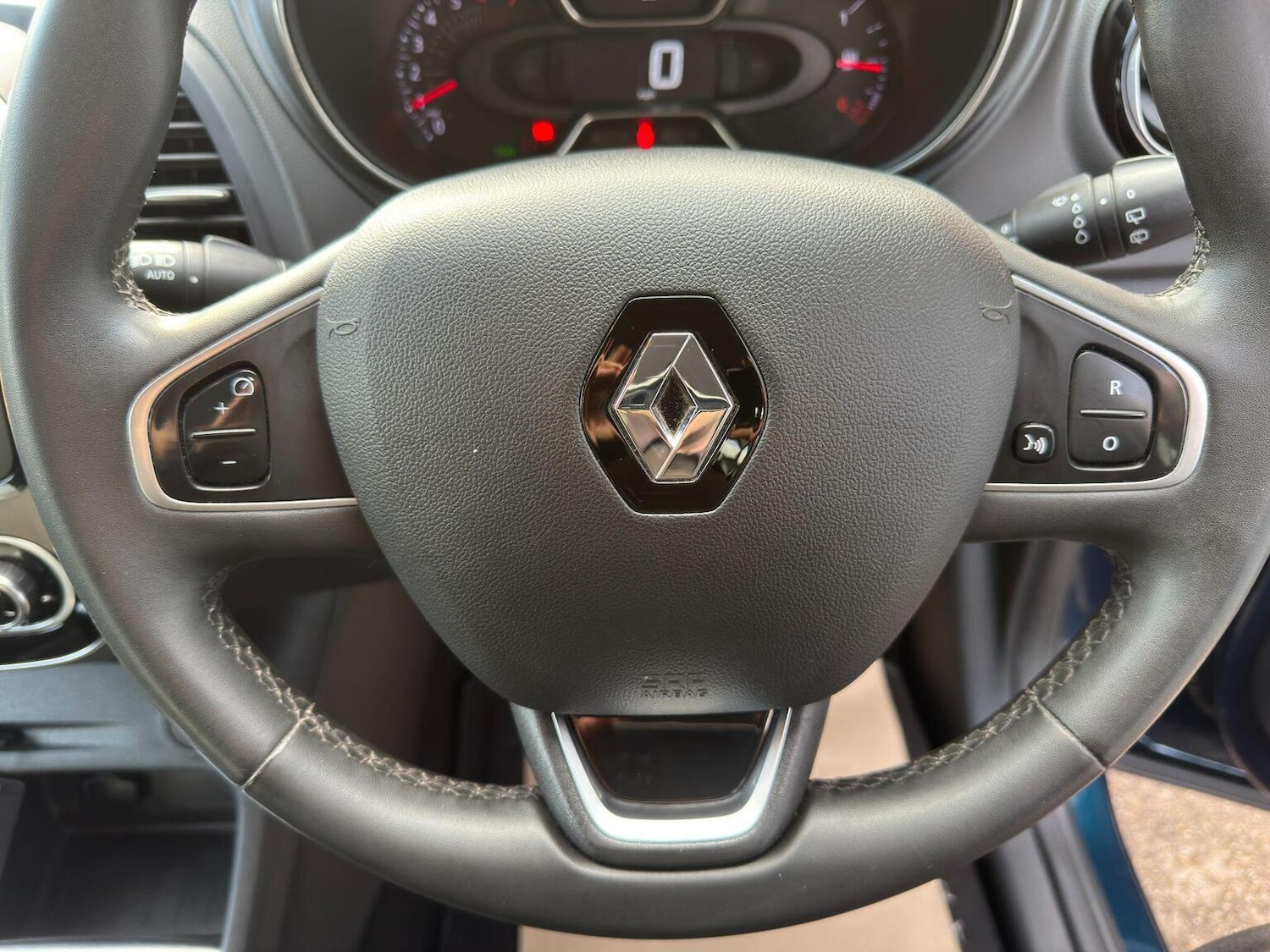 Used Renault Captur 2020 for sale - 76576920: Photo 50