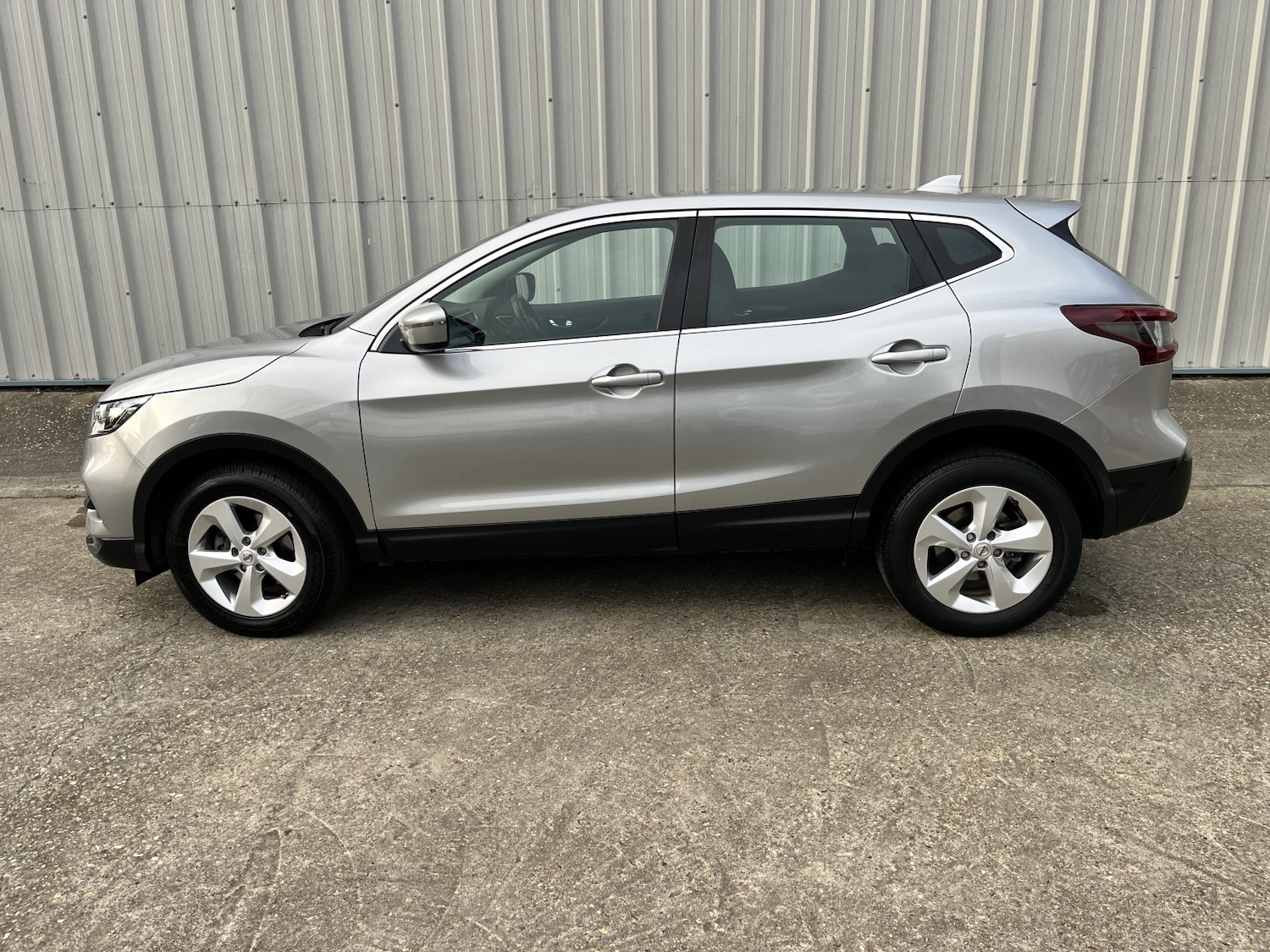 Used Nissan Qashqai 2020 for sale - 76471151: Photo 2