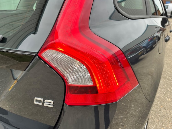 Used Volvo V60 2013 for sale - 76237225: Photo 11