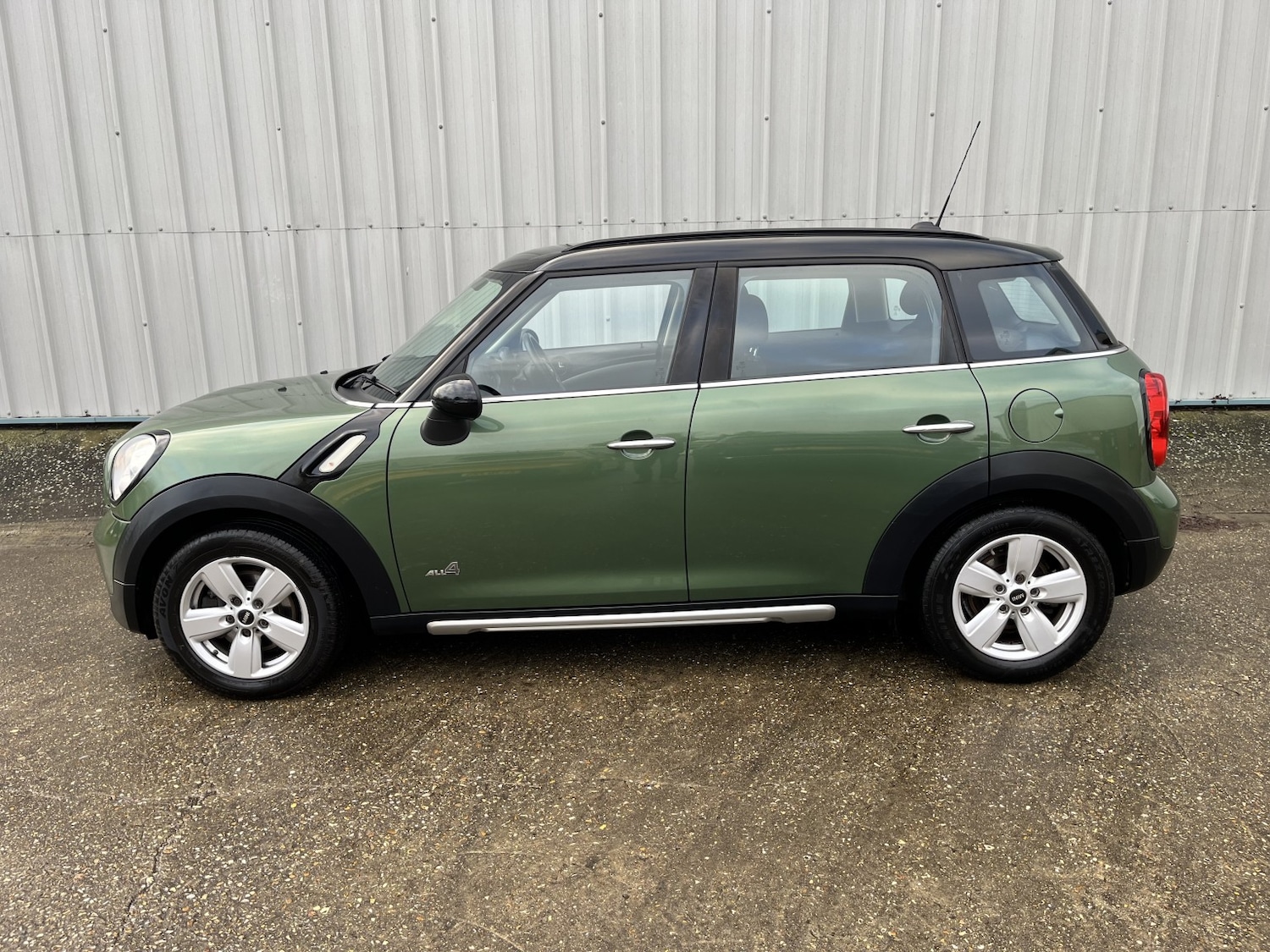 Used MINI Countryman 2015 for sale - 77522063: Photo 2
