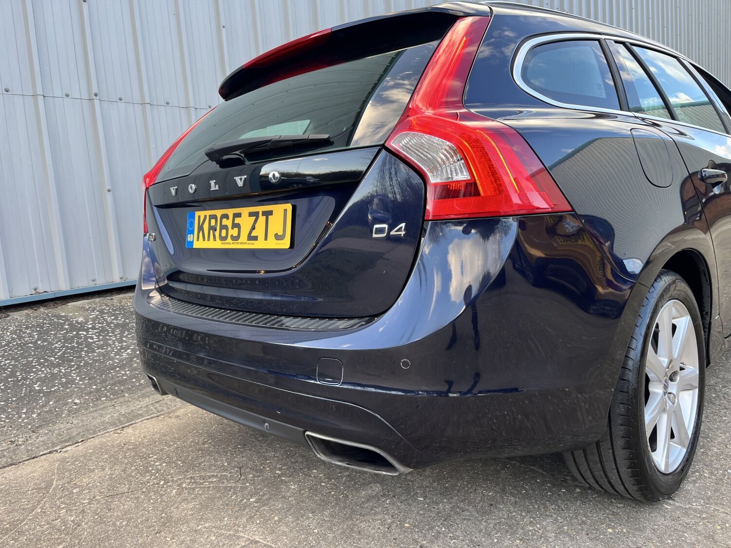 Used Volvo V60 2015 for sale - 78031584: Photo 10