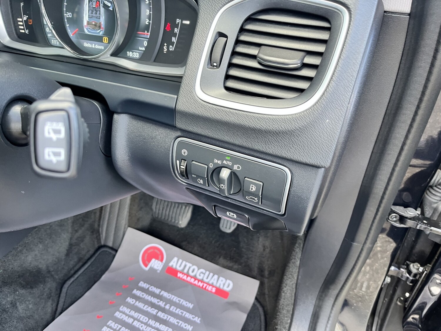 Used Volvo V60 2015 for sale - 78031584: Photo 18