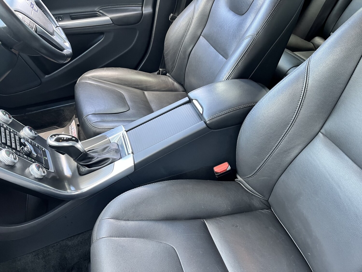 Used Volvo V60 2015 for sale - 78031584: Photo 26