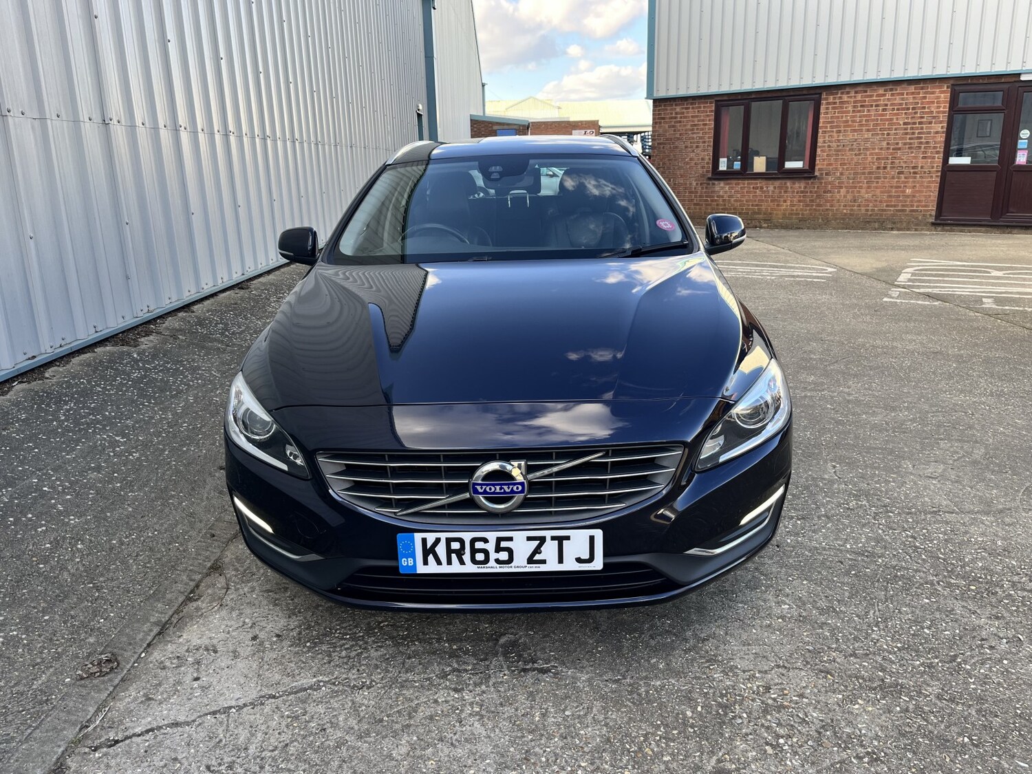 Used Volvo V60 2015 for sale - 78031584: Photo 8