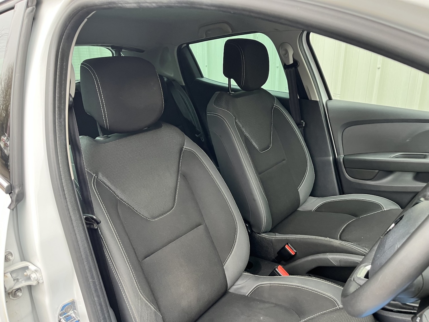 Used Renault Clio 2018 for sale - 77385304: Photo 16