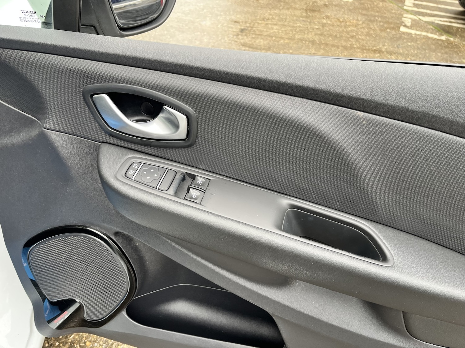 Used Renault Clio 2018 for sale - 77385304: Photo 20