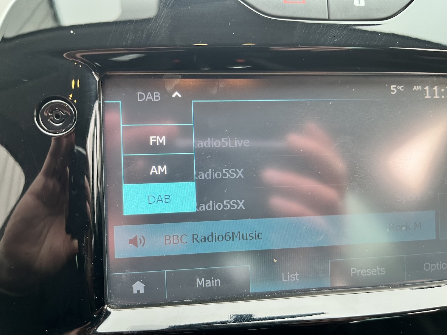 Used Renault Clio 2018 for sale - 77385304: Photo 30