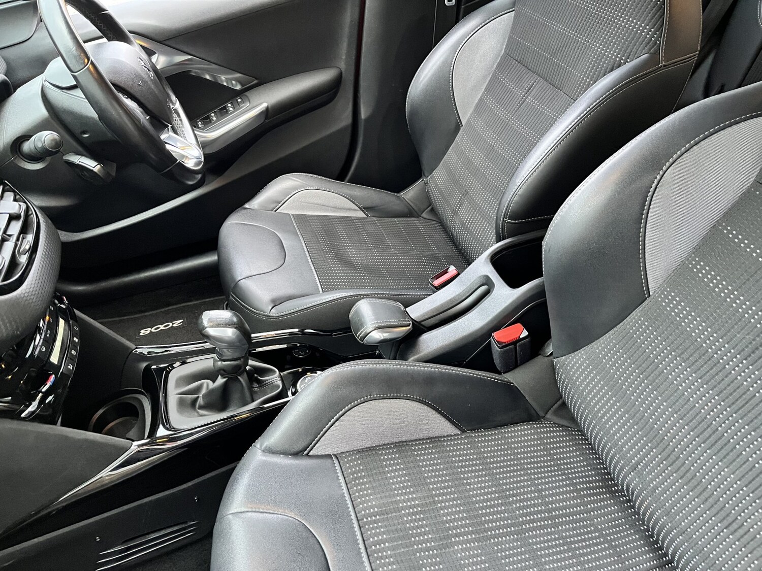 Used Peugeot 2008 2016 for sale - 77508542: Photo 25