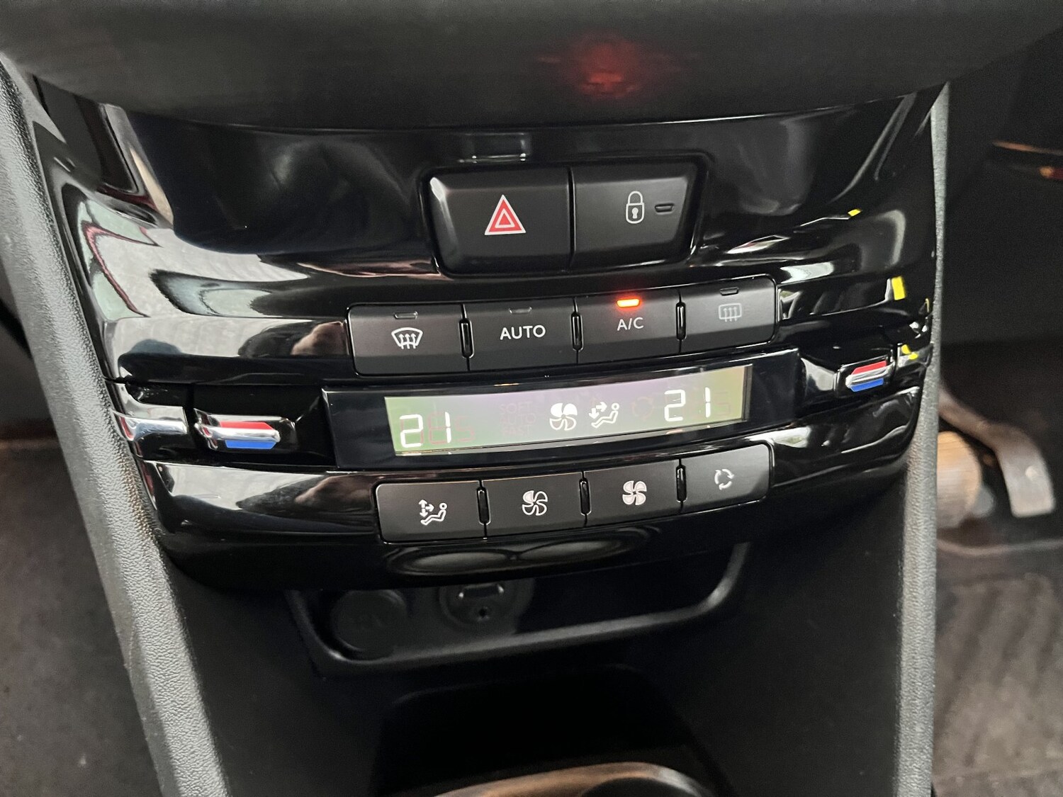 Used Peugeot 2008 2016 for sale - 77508542: Photo 27