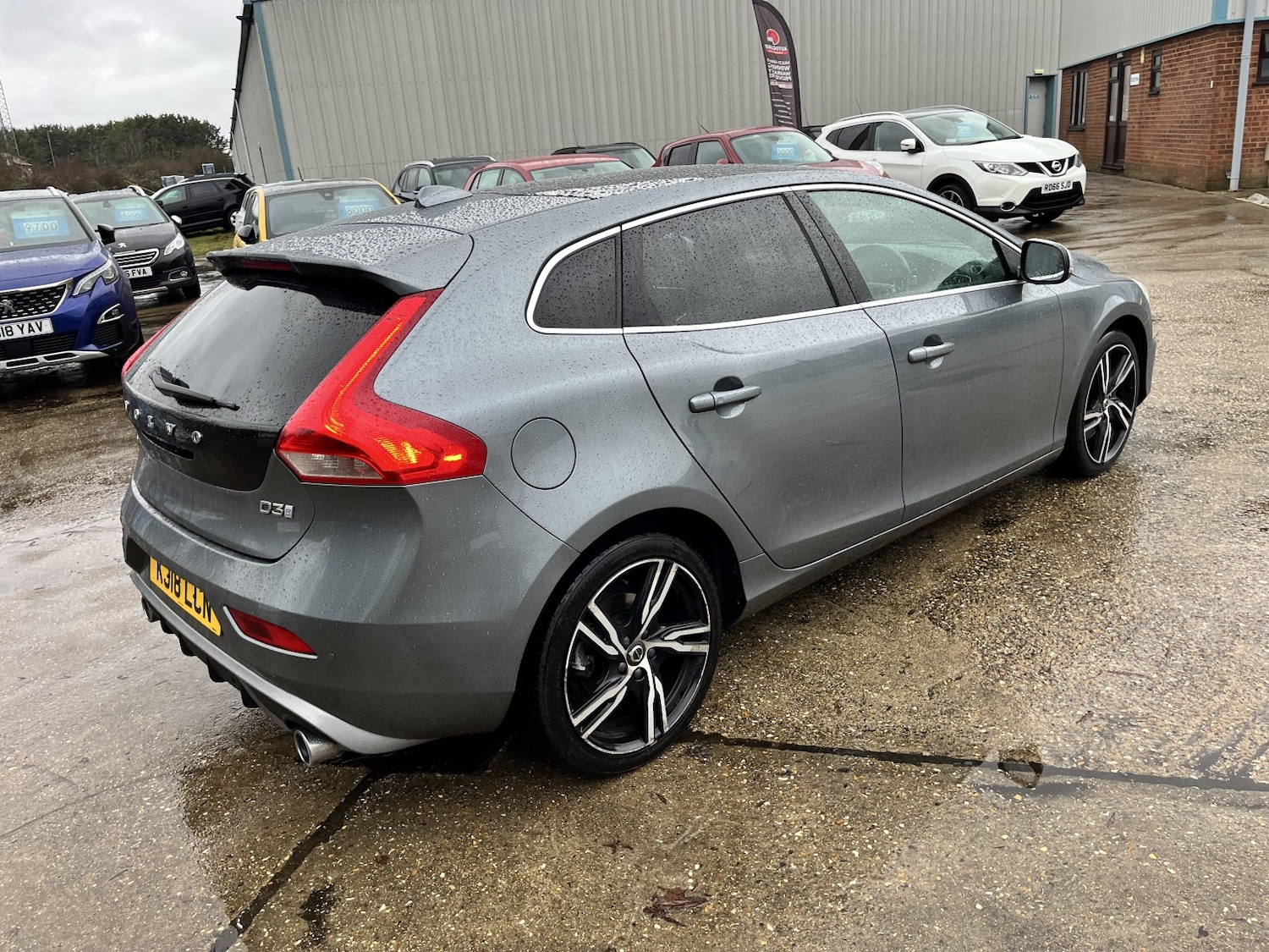 Used Volvo V40 2018 for sale - 77154380: Photo 4
