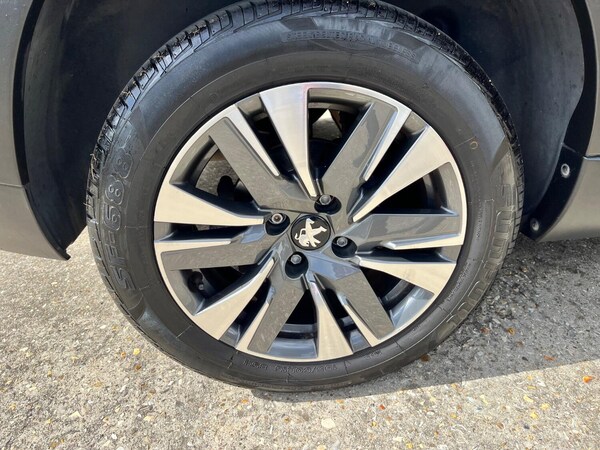 Used Peugeot 2008 2018 for sale - 76142526: Photo 13