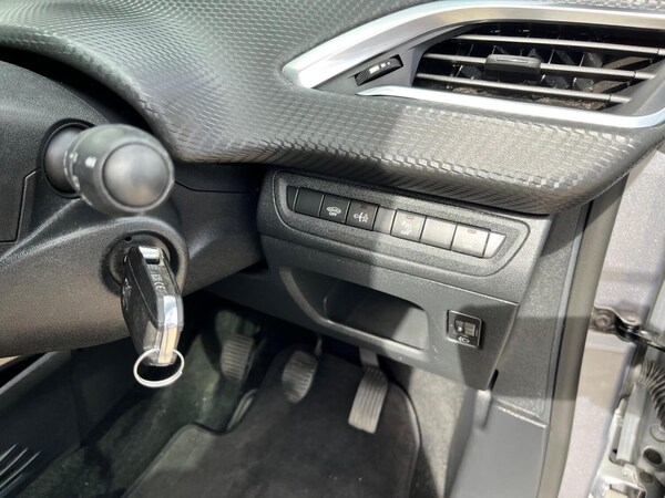 Used Peugeot 2008 2018 for sale - 76142526: Photo 18