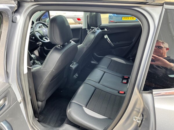 Used Peugeot 2008 2018 for sale - 76142526: Photo 26
