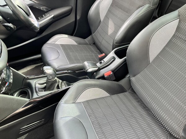 Used Peugeot 2008 2018 for sale - 76142526: Photo 28