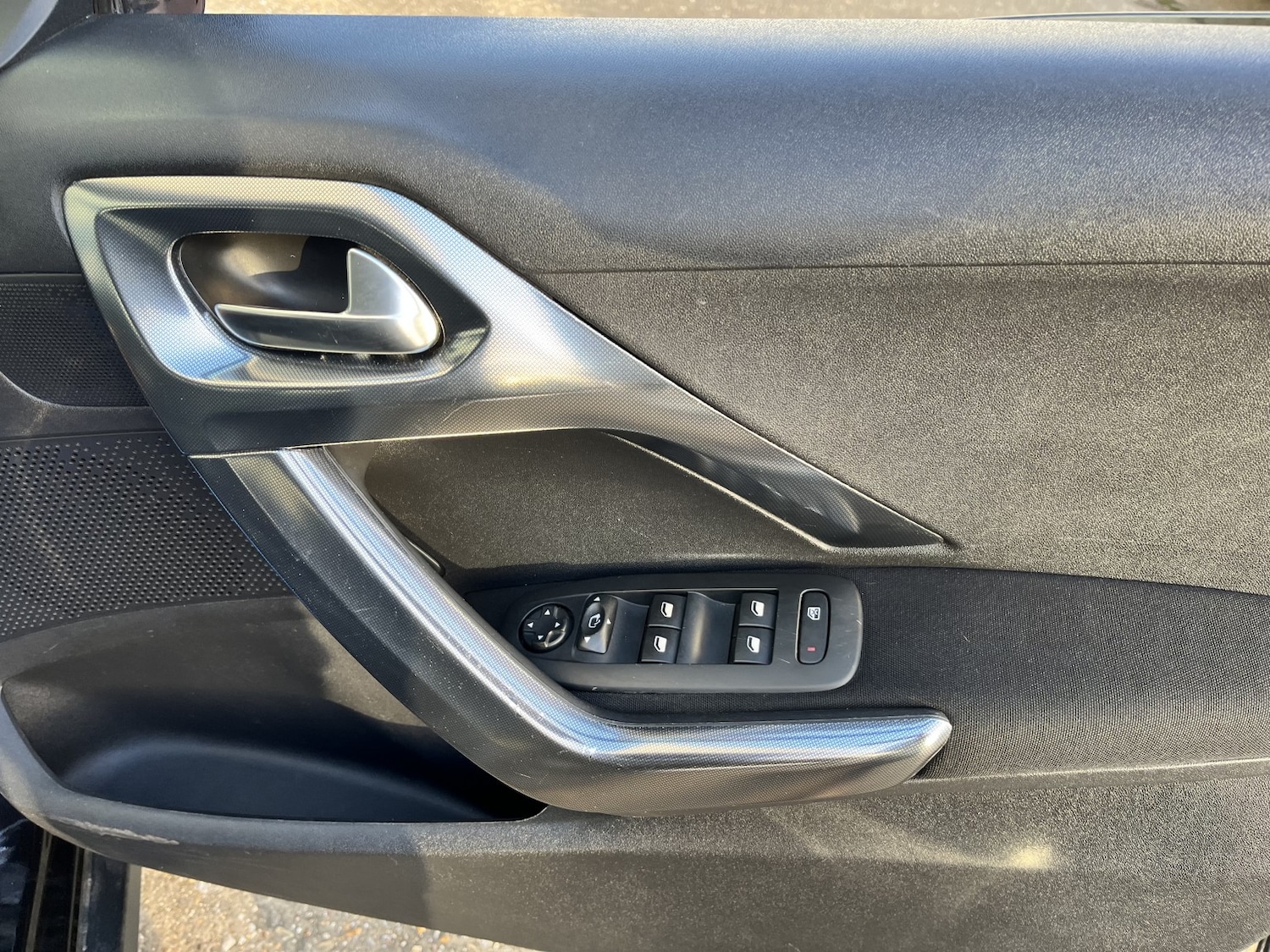 Used Peugeot 2008 2016 for sale - 76896953: Photo 19